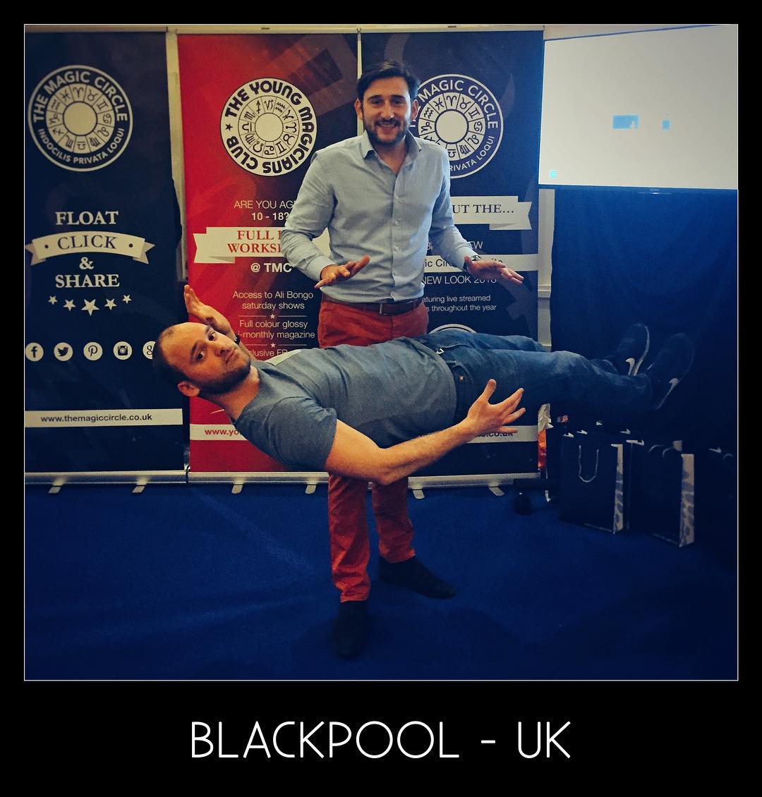 Tom Le Magicien - Flying Blackpool